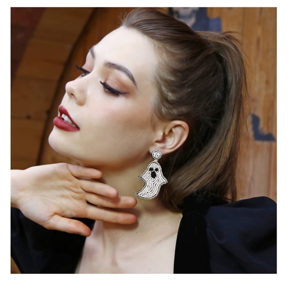 New! Women’s Beaded Rhinestone Bling Ghost Boo Halloween Earnings Set - Picture 5 of 6